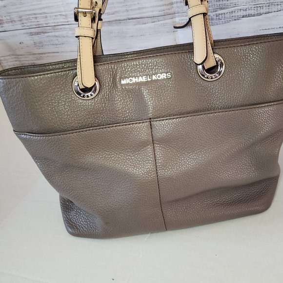 Authentic Michael Kors tote - Picture 5 of 5